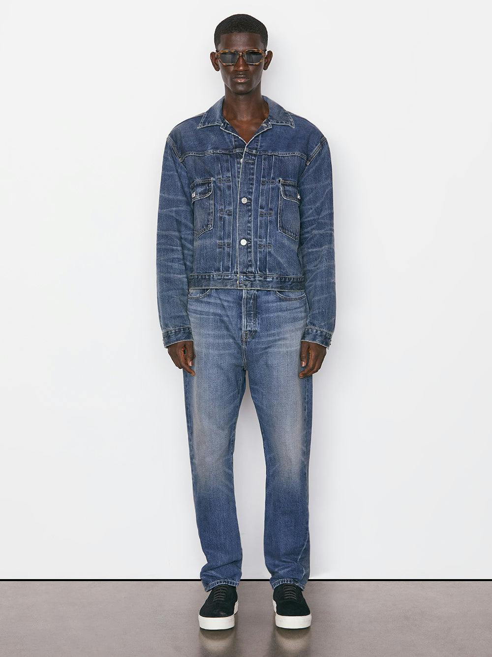 jeans full body view alt:hover